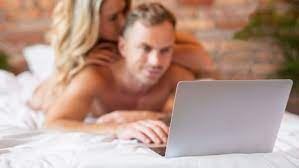 «Nunca se consumió tanto porno como hoy»