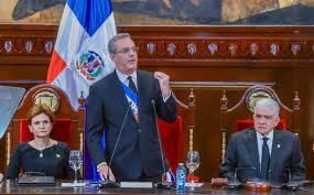 Presidente anuncia su compromiso con un aumento salarial para los trabajadores dominicanos