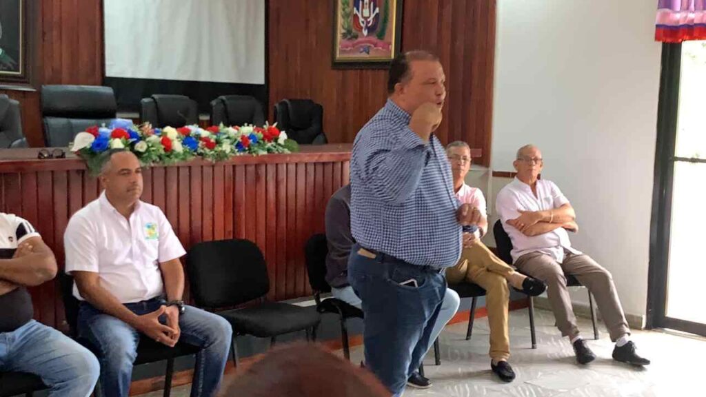 Alcalde Ignacio Rosa habla a los afectados
