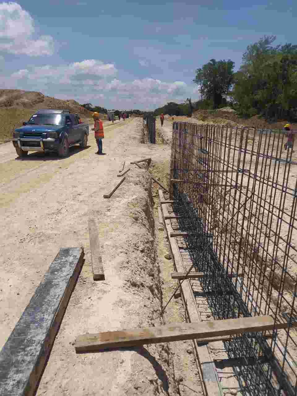 Construccion que impedira el acceso al rio Masacre a ganaderos y productores agricolas de Manzanillo