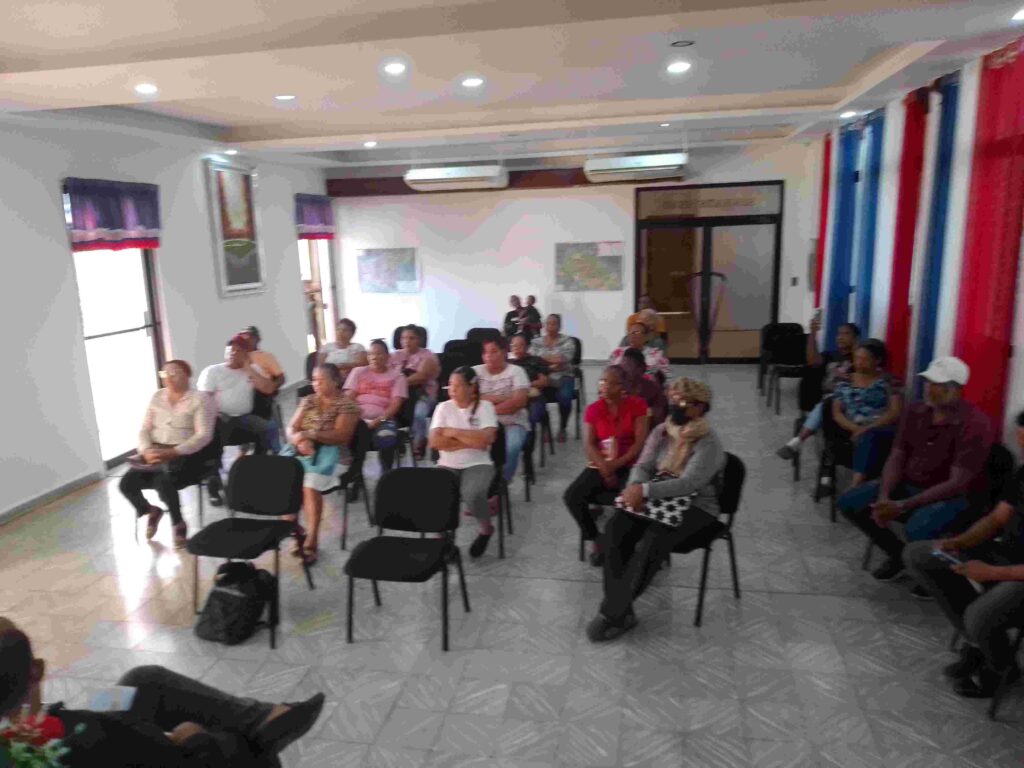 DELEGADOS Y DELEGADAS PRESENTE