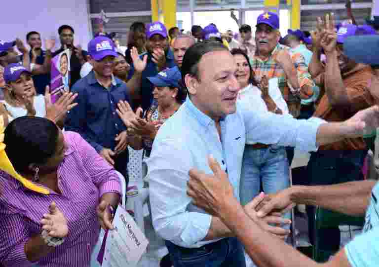 Con Abel Martínez y Danilo Medina, PLD con fuerza este fin de semana en las calles